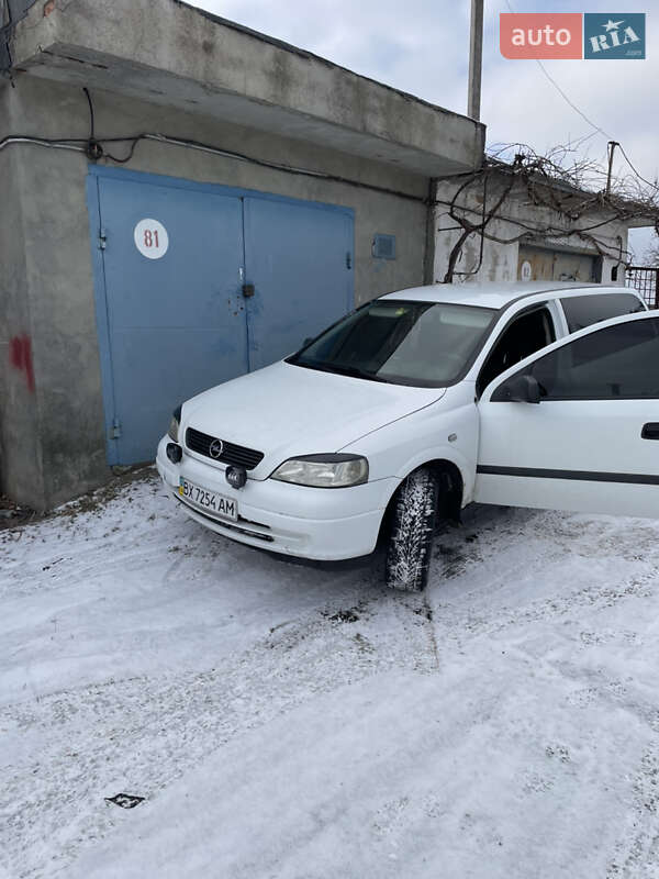 Универсал Opel Astra 2002 в Нетешине