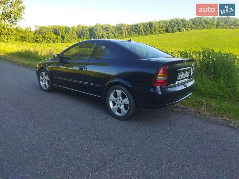 Купе Opel Astra 2002 в Луцке