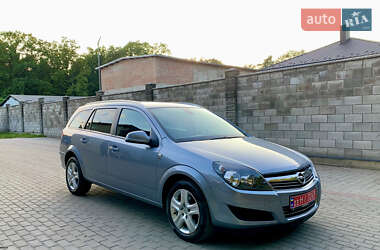 Универсал Opel Astra 2010 в Луцке