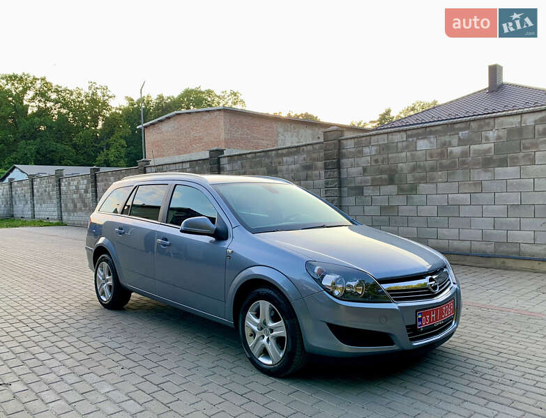 Opel Astra 2010