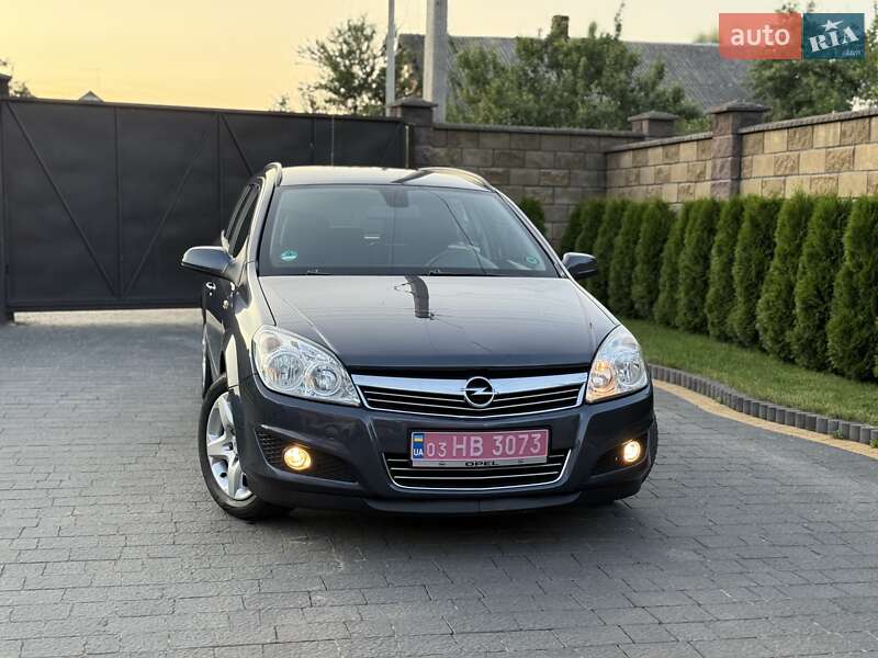 Універсал Opel Astra 2008 в Луцьку