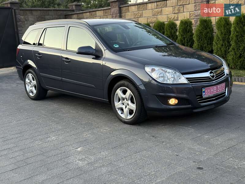 Універсал Opel Astra 2008 в Луцьку