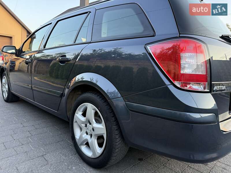 Універсал Opel Astra 2008 в Луцьку