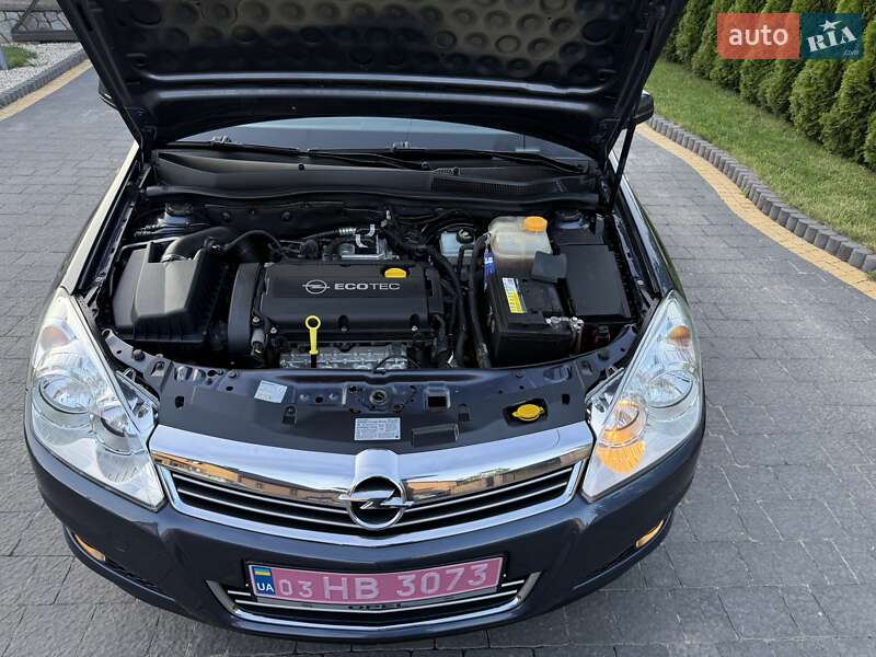 Універсал Opel Astra 2008 в Луцьку