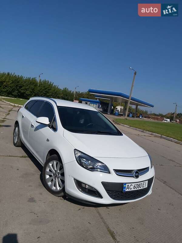 Универсал Opel Astra 2012 в 