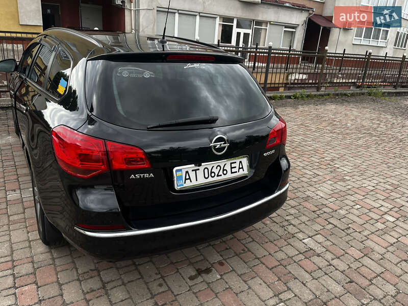 Универсал Opel Astra 2015 в Ивано-Франковске