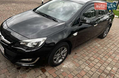 Универсал Opel Astra 2015 в Ивано-Франковске