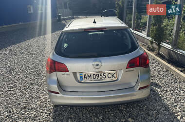 Универсал Opel Astra 2012 в 