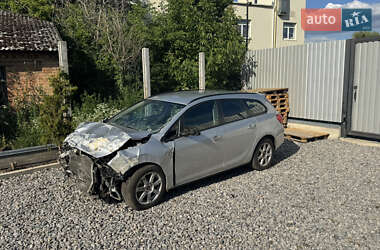 Универсал Opel Astra 2012 в 