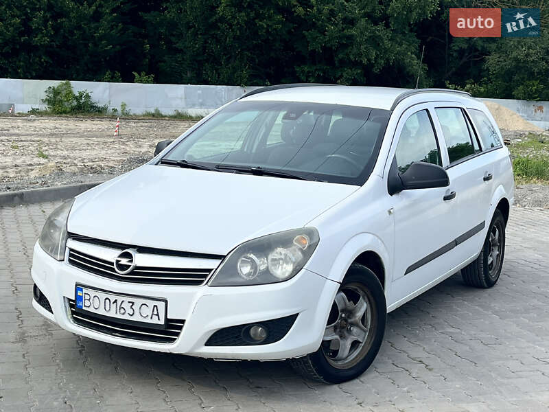 Opel Astra 2011