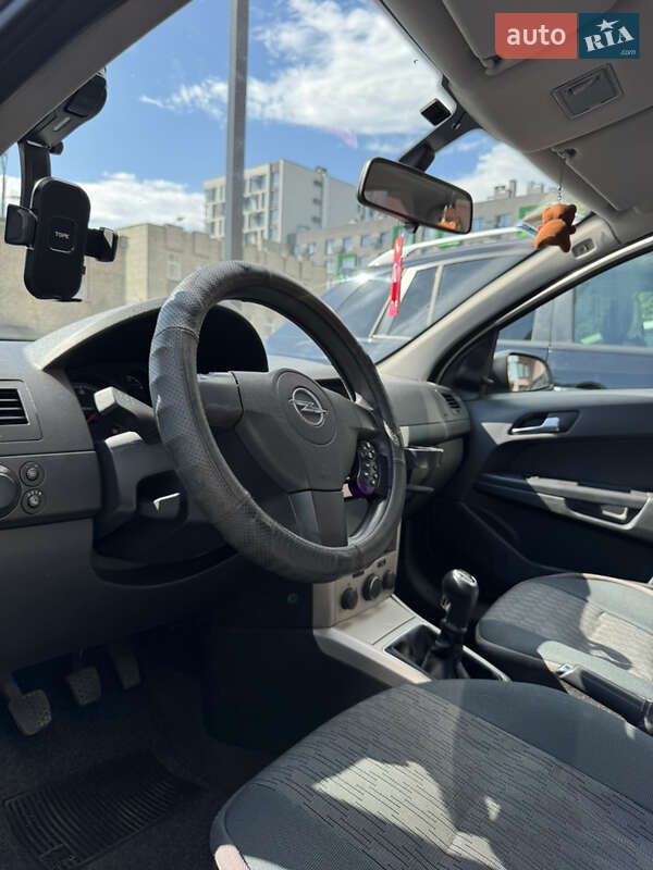 Хэтчбек Opel Astra 2008 в Львове