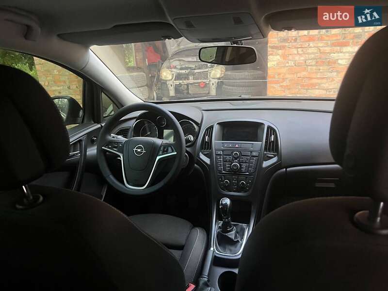 Універсал Opel Astra 2011 в Бердичеві