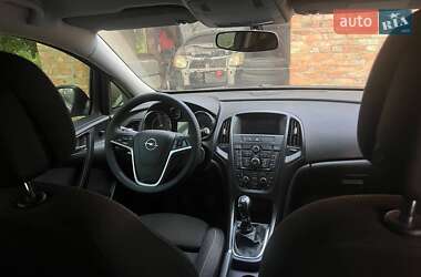 Универсал Opel Astra 2011 в 