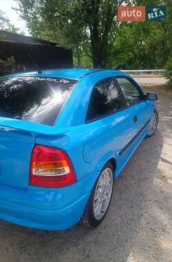 Хэтчбек Opel Astra 1999 в 