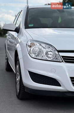 Универсал Opel Astra 2008 в 