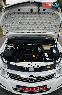 Универсал Opel Astra 2008 в 