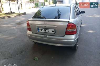 Хэтчбек Opel Astra 1998 в 