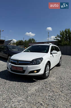 Універсал Opel Astra 2010 в Білій Церкві