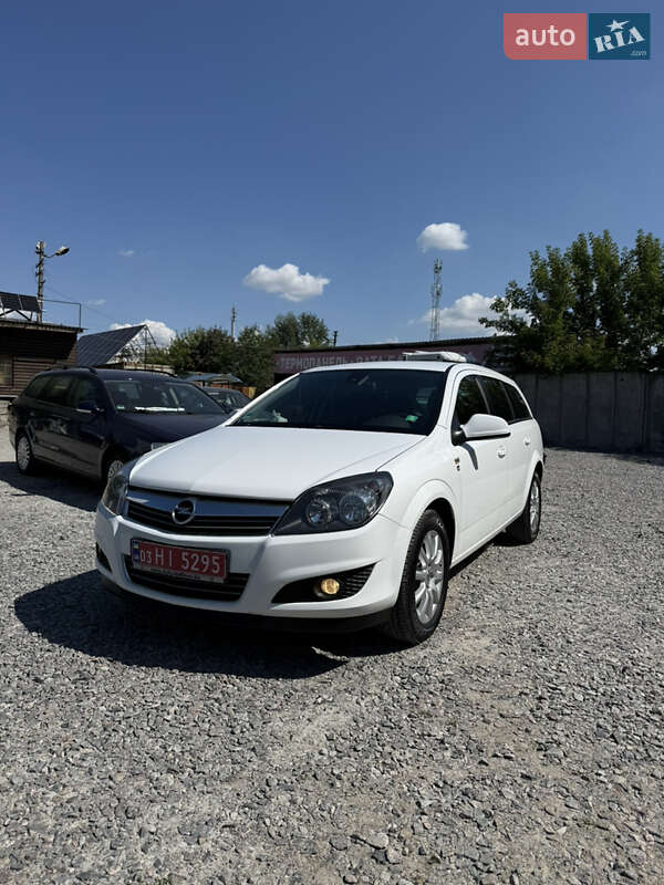 Универсал Opel Astra 2010 в Белой Церкви