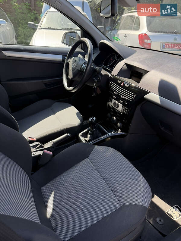 Универсал Opel Astra 2010 в Белой Церкви
