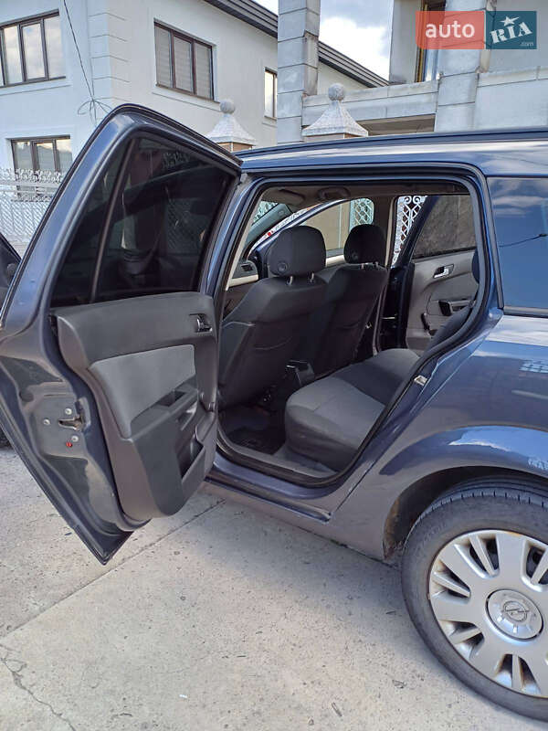 Универсал Opel Astra 2007 в Тячеве