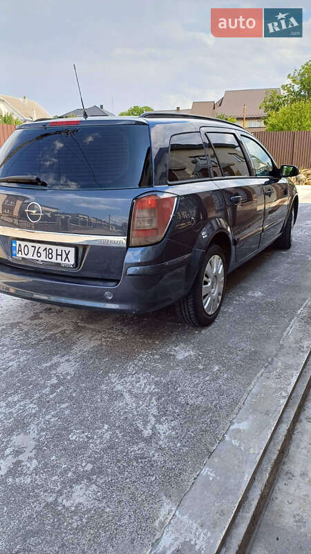 Универсал Opel Astra 2007 в Тячеве