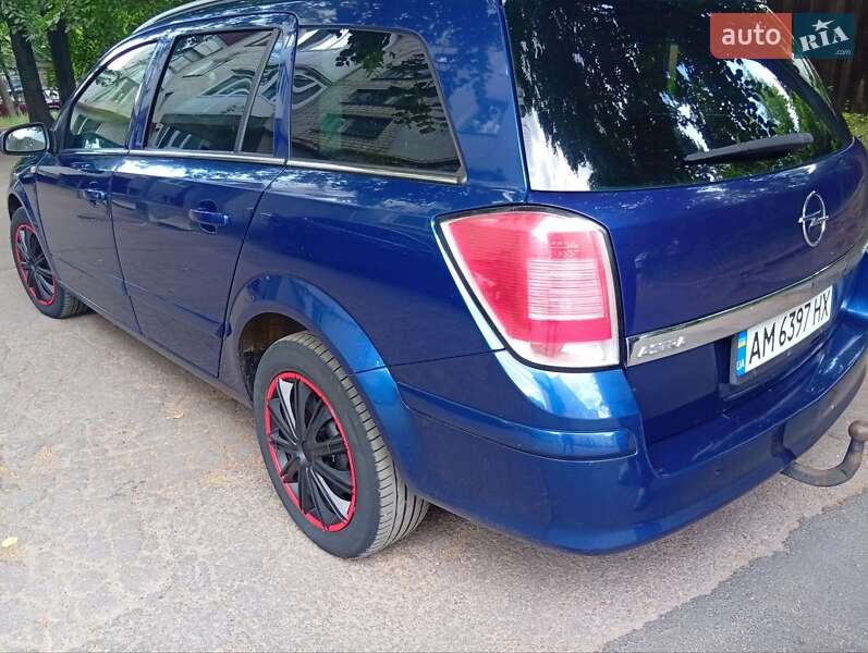 Универсал Opel Astra 2005 в Житомире