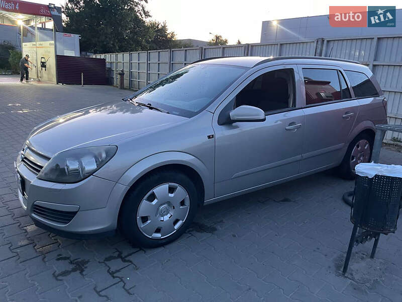 Универсал Opel Astra 2005 в Львове