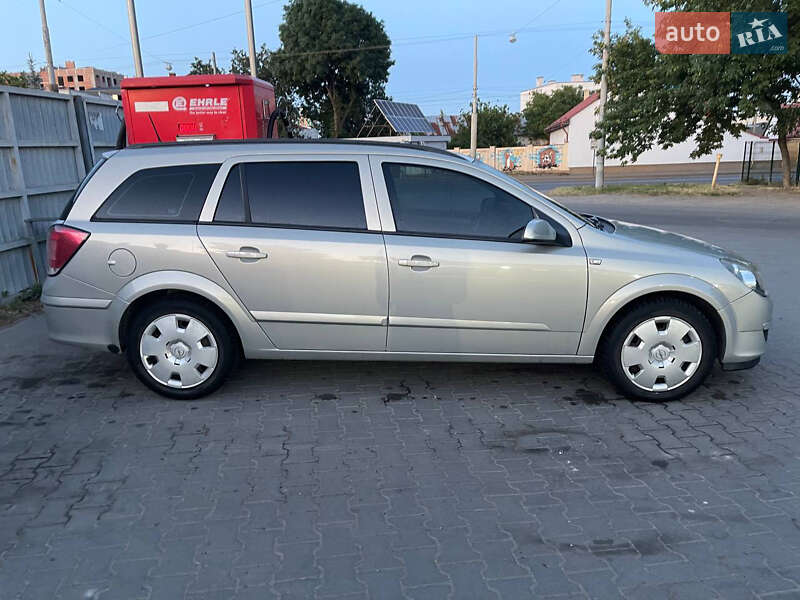 Универсал Opel Astra 2005 в Львове