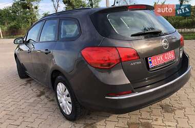 Универсал Opel Astra 2012 в 