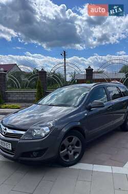 Opel Astra 2010 Opel Astra 2010
