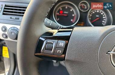 Универсал Opel Astra 2010 в 