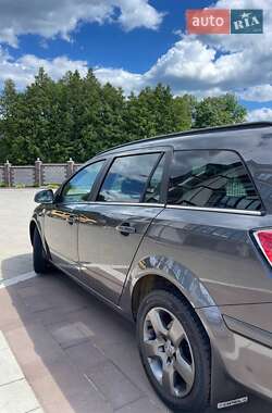 Универсал Opel Astra 2010 в 