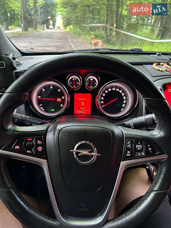 Универсал Opel Astra 2014 в Стрые