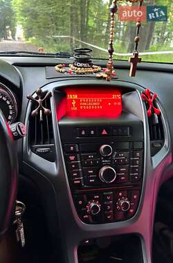 Универсал Opel Astra 2014 в 