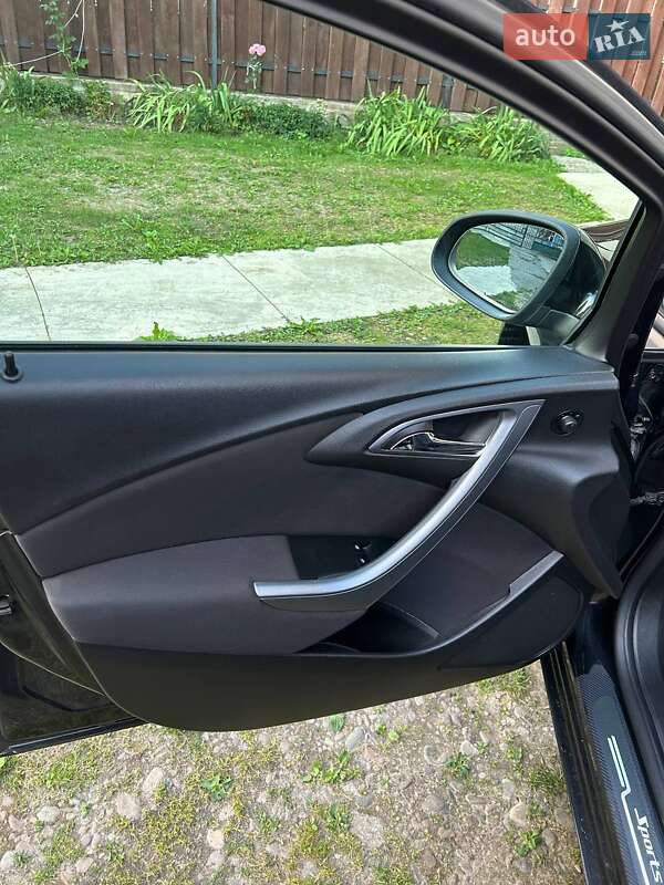 Универсал Opel Astra 2014 в Стрые