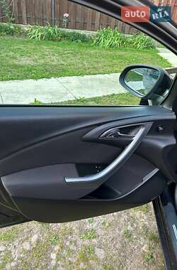 Универсал Opel Astra 2014 в 