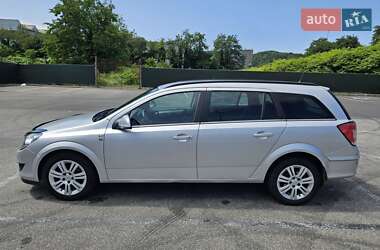 Универсал Opel Astra 2010 в 