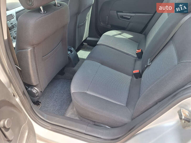 Универсал Opel Astra 2009 в Виннице