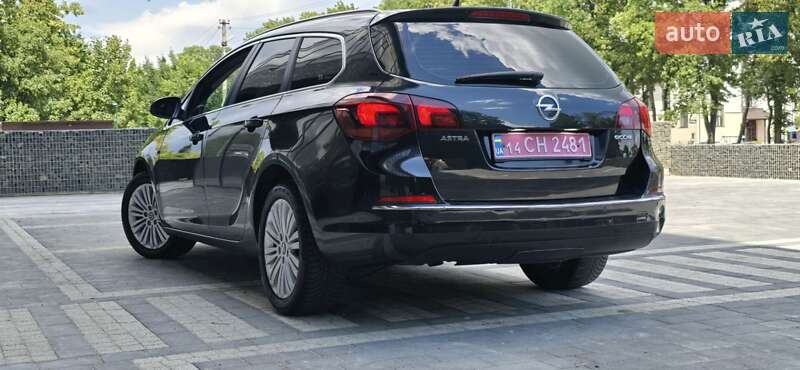 Универсал Opel Astra 2015 в Стрые