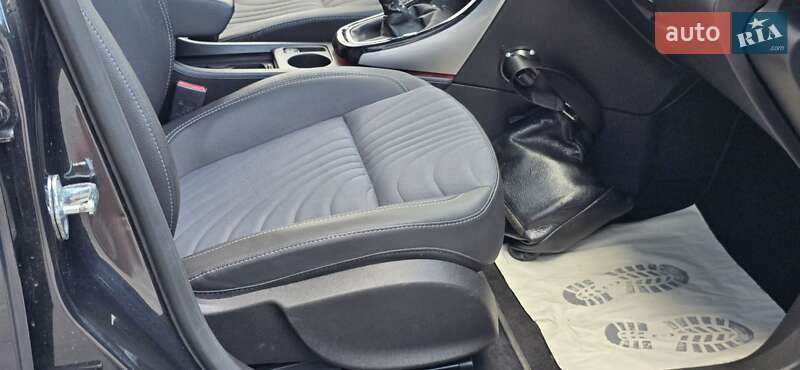 Универсал Opel Astra 2015 в Стрые