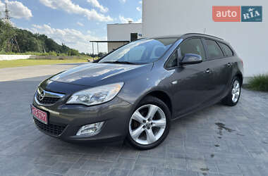Opel Astra 2011 Opel Astra 2011