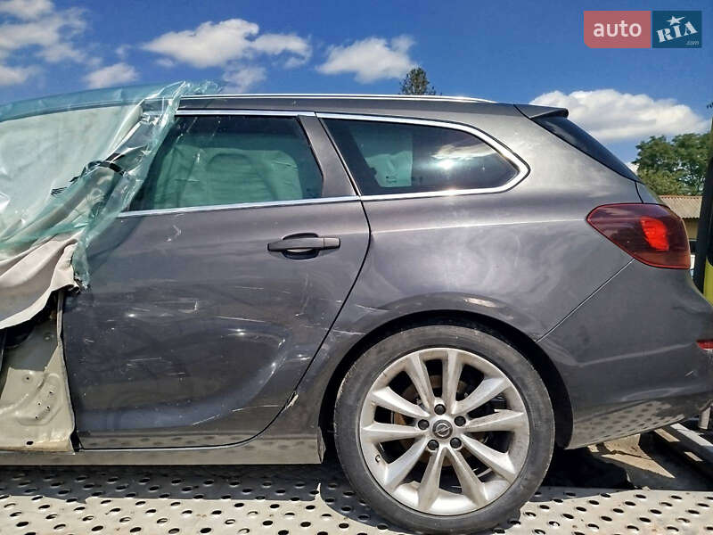 Универсал Opel Astra 2011 в Радехове