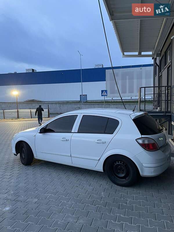 Хэтчбек Opel Astra 2006 в Львове