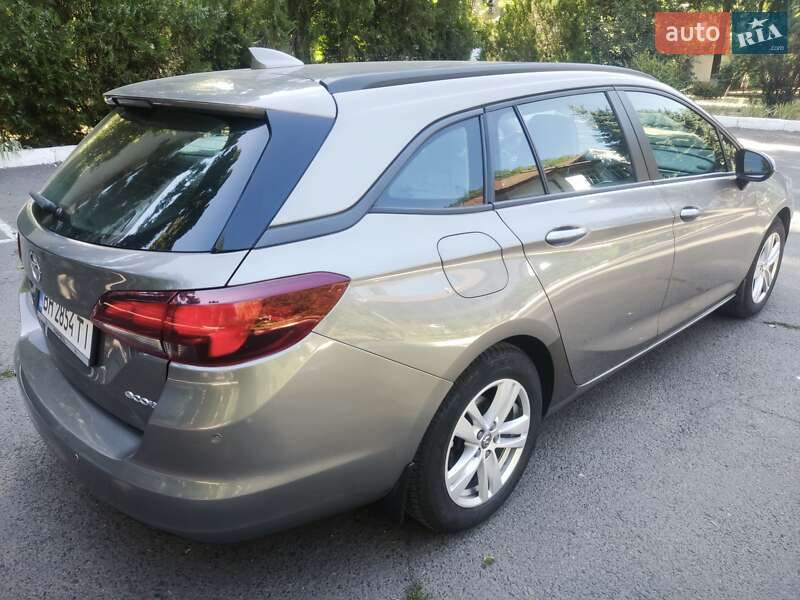 Универсал Opel Astra 2017 в Одессе