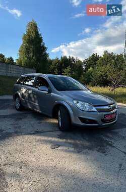 Універсал Opel Astra 2008 в Вараші