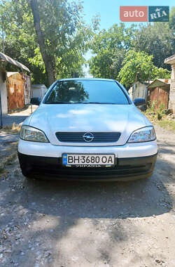 Хэтчбек Opel Astra 1998 в 