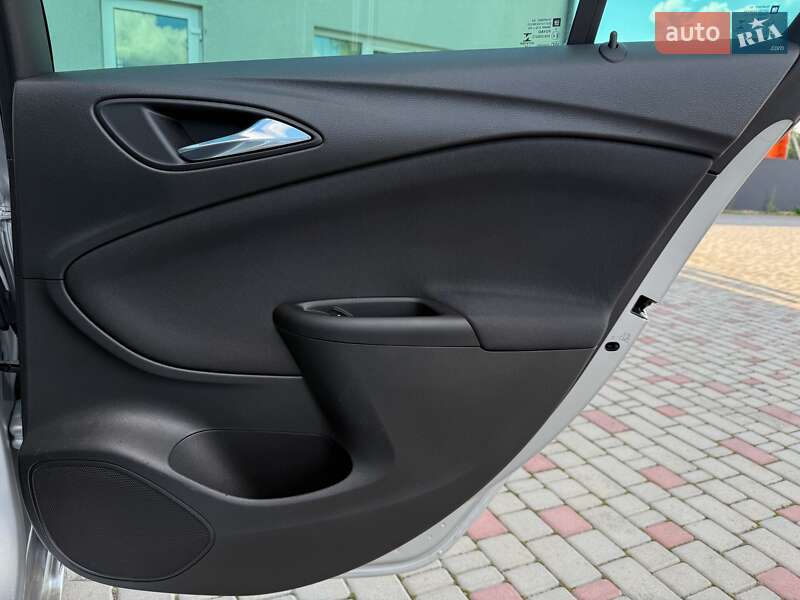 Универсал Opel Astra 2016 в Луцке