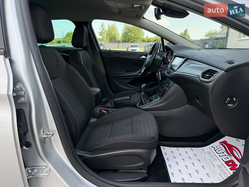Универсал Opel Astra 2016 в Луцке