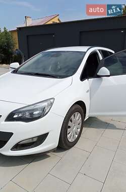 Универсал Opel Astra 2015 в 